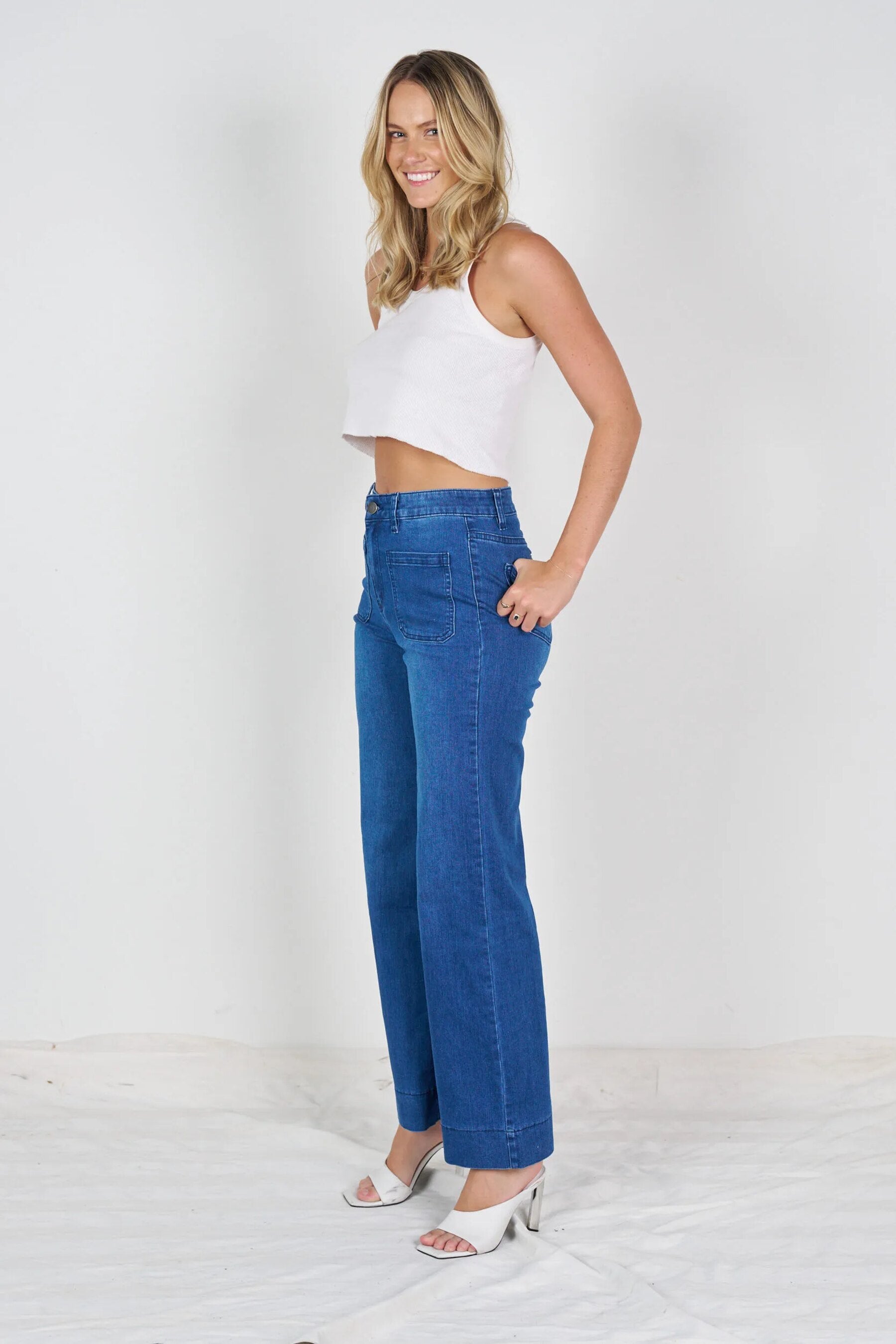7145 Patch Pocket Wide Leg - Mid Blue