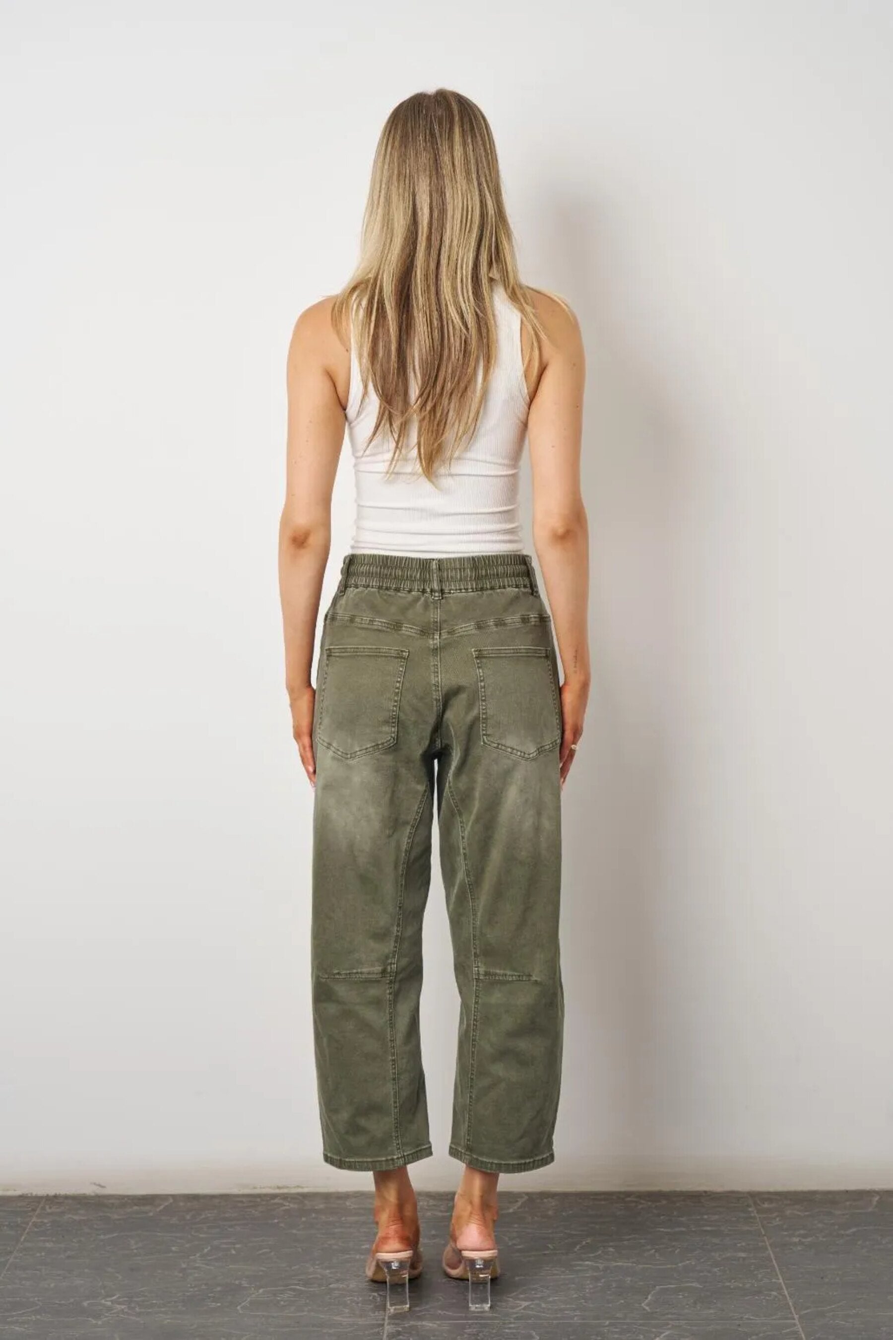 BA352 Barrel Jeans - Khaki